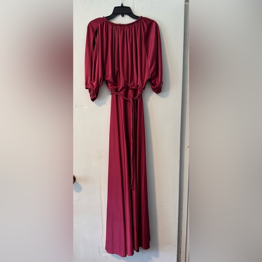 Elegant Burgundy Maxi Dress